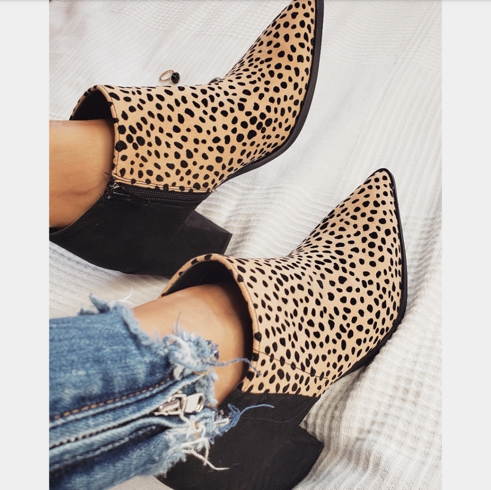 🆕️//The Alena// leopard print bootie - Picture 4 of 8